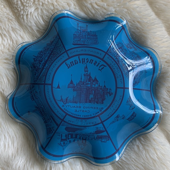 Vintage Disneyland plate dish scalloped glass bowl - Picture 4 of 9